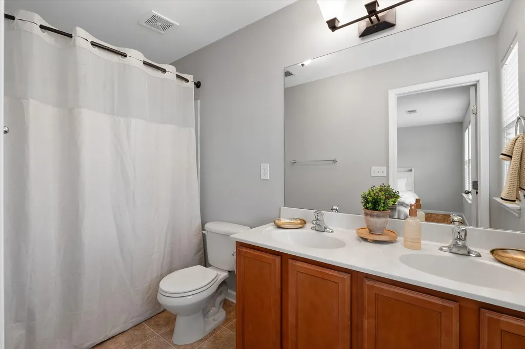 2307 Farrington Place Antioch TN 37013