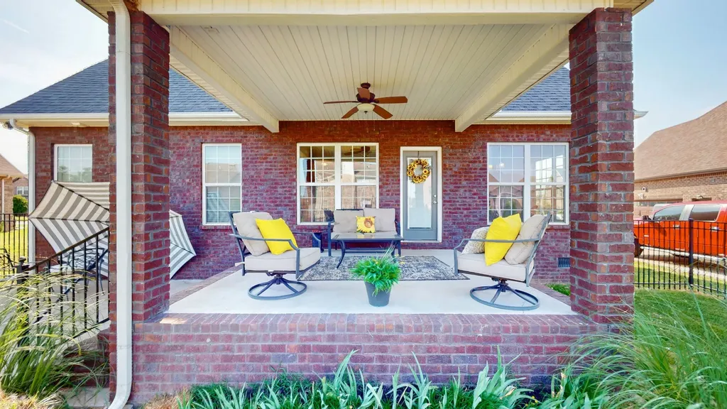 5016 Lady Thatcher Drive Murfreesboro TN 37129