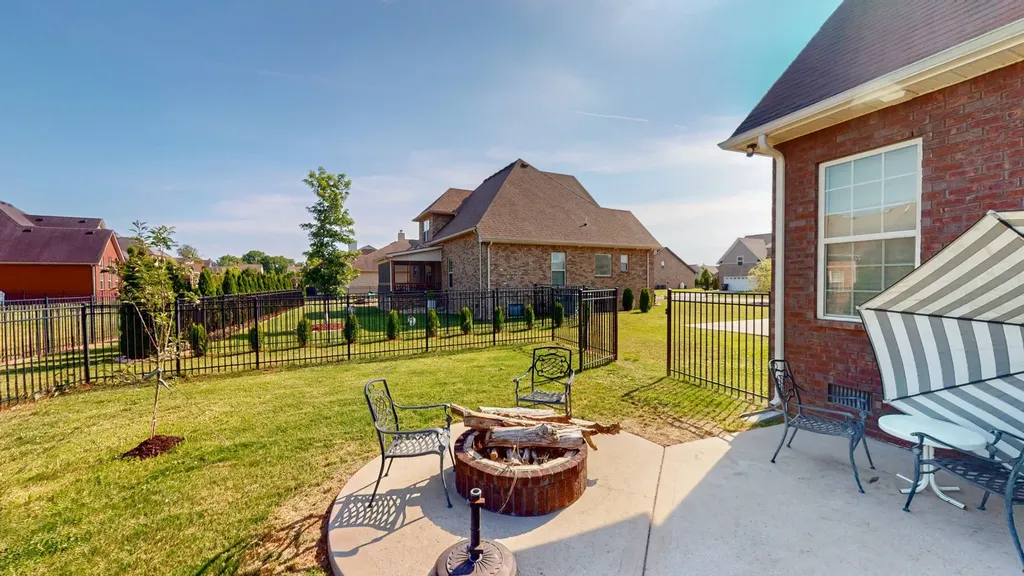 5016 Lady Thatcher Drive Murfreesboro TN 37129
