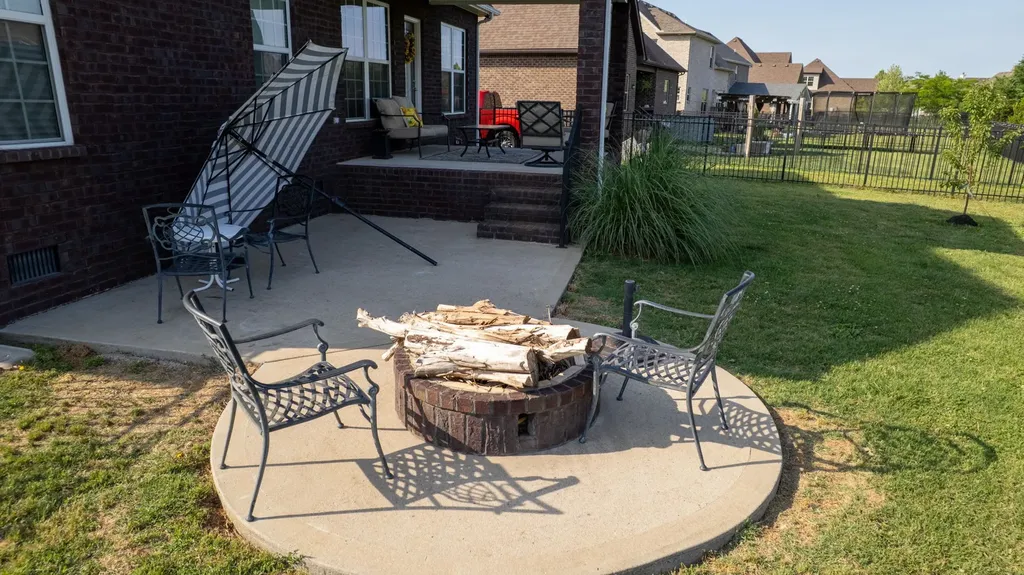 5016 Lady Thatcher Drive Murfreesboro TN 37129