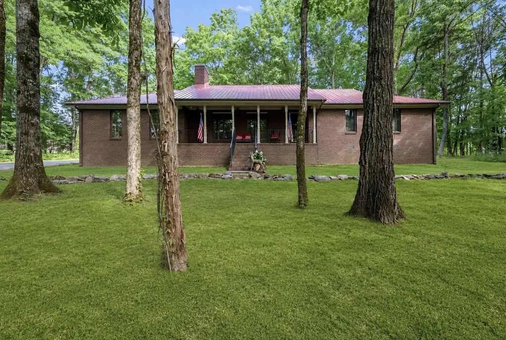 2501 Huntsville Highway Fayetteville TN 37334