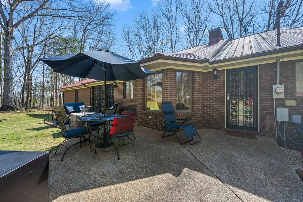 2501 Huntsville Highway Fayetteville TN 37334