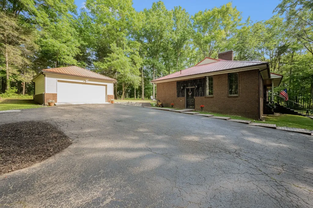 2501 Huntsville Highway Fayetteville TN 37334