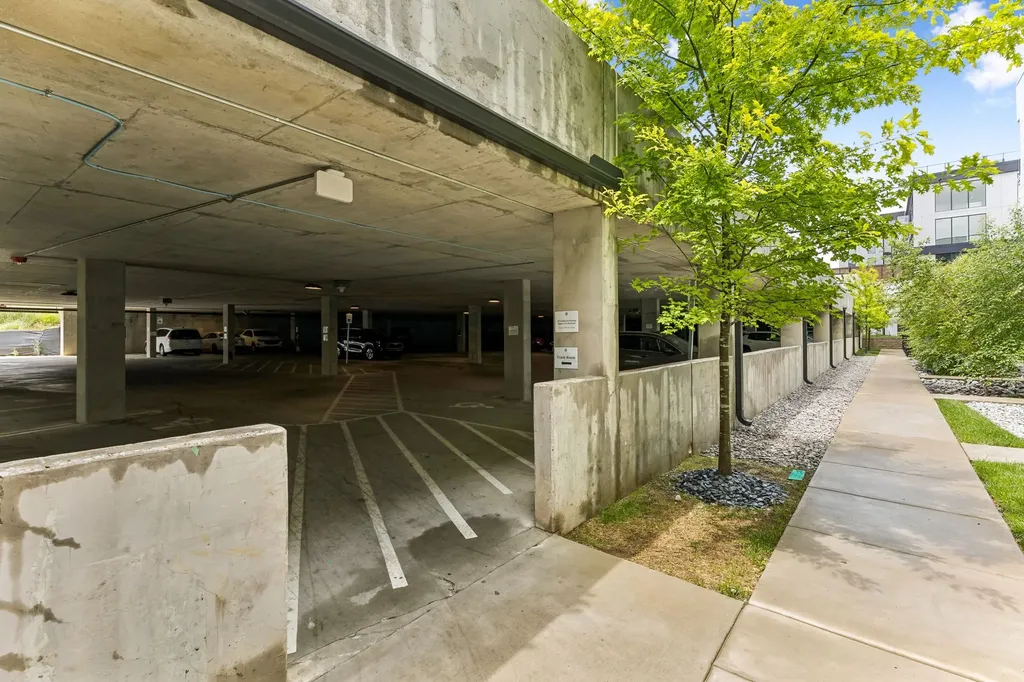 303 31st Ave, N Nashville TN 37203