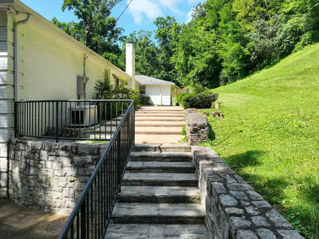 6624 Jocelyn Hollow Road Nashville TN 37205