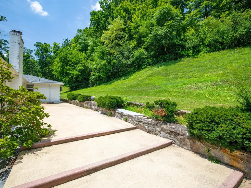 6624 Jocelyn Hollow Road Nashville TN 37205