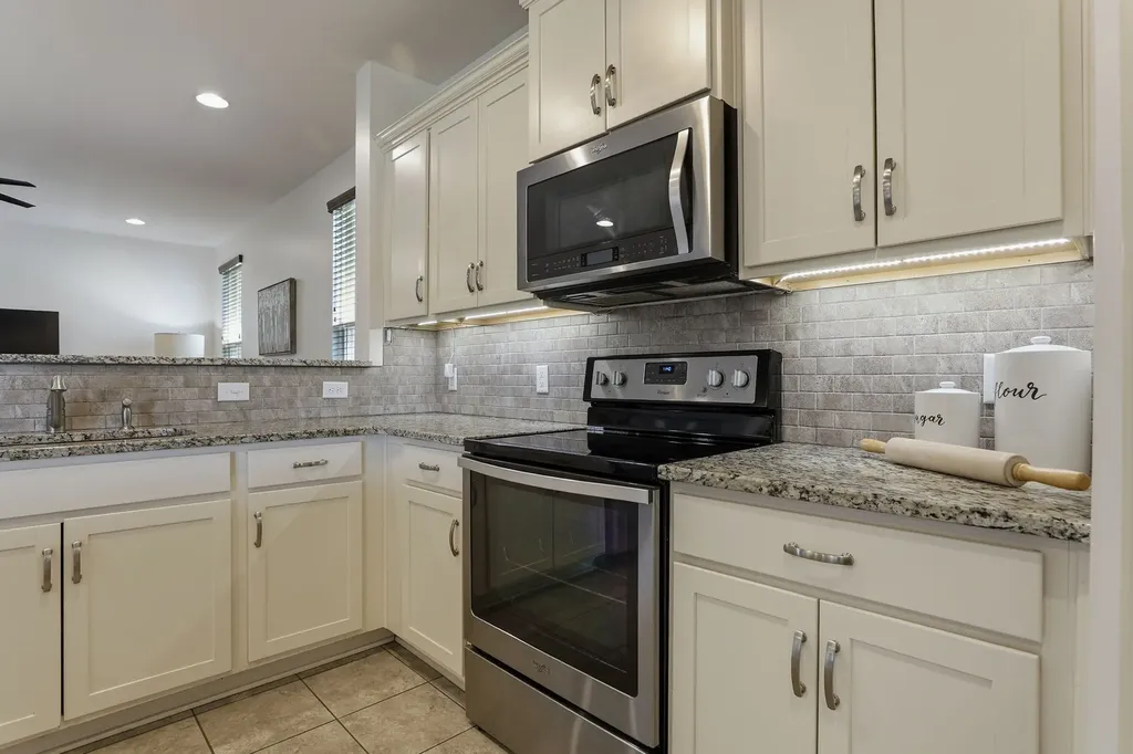 1928 Stonewater Drive Hermitage TN 37076