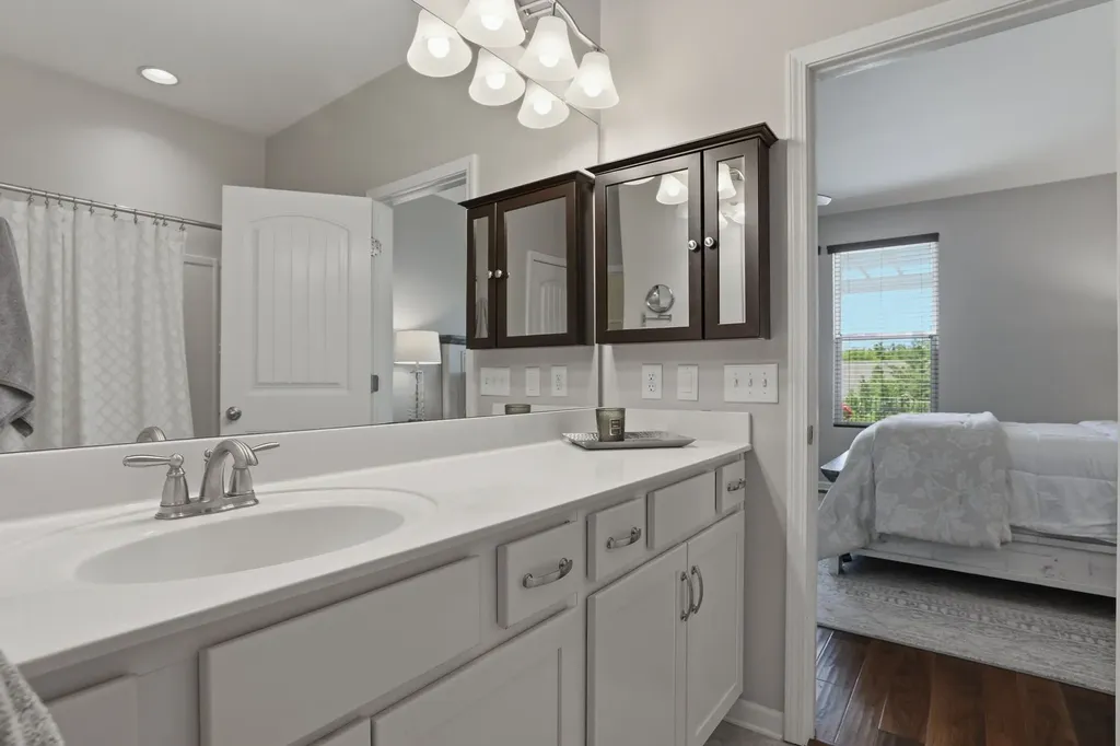 1928 Stonewater Drive Hermitage TN 37076