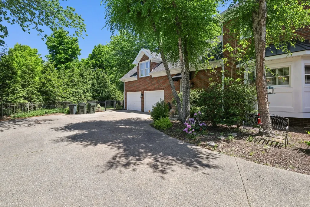 94 Hidden Way Court Hendersonville TN 37075