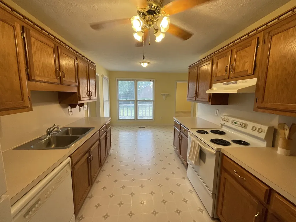 1725 Hollow Oak Drive Lebanon TN 37087