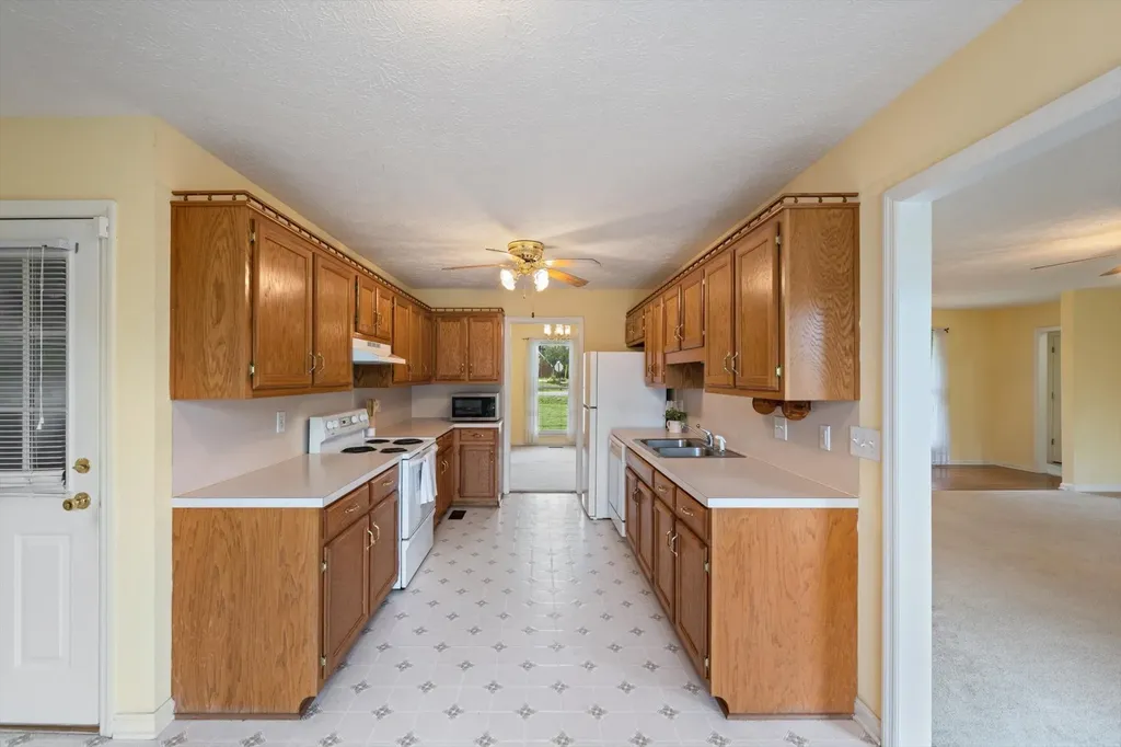1725 Hollow Oak Drive Lebanon TN 37087