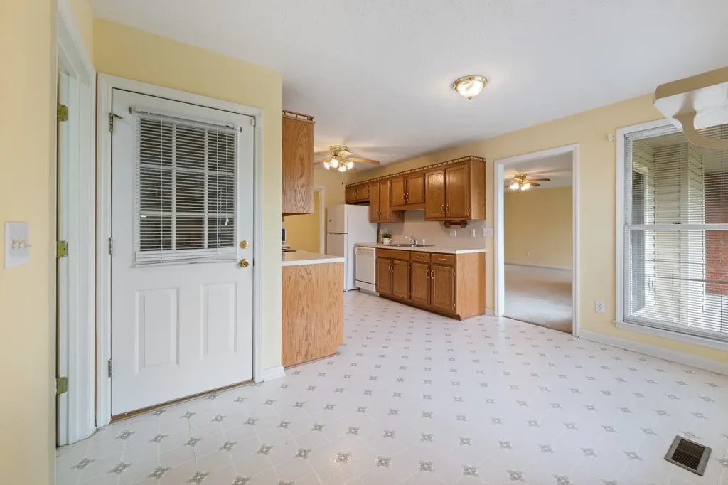 1725 Hollow Oak Drive Lebanon TN 37087