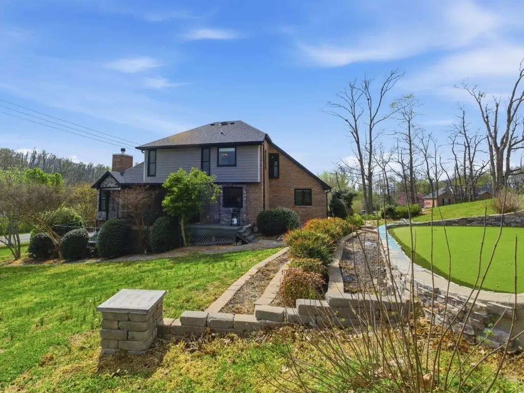 2023 Dorchester Drive Lebanon TN 37090