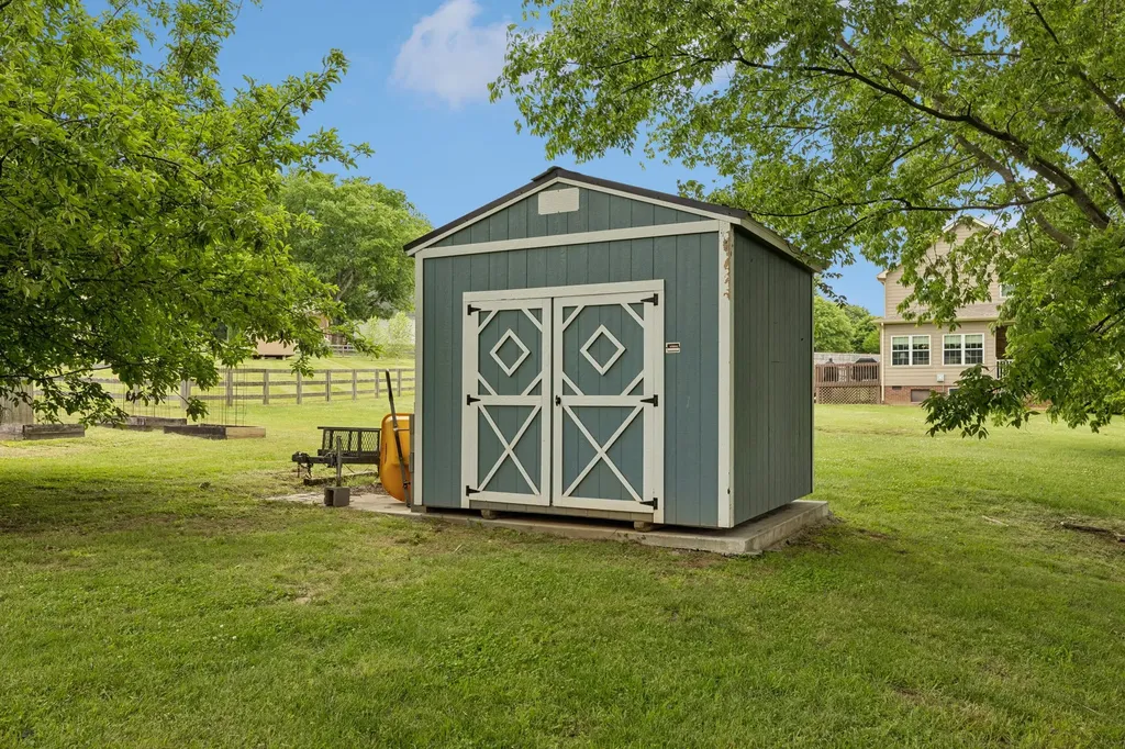 1399 Standing Stone Circle Columbia TN 38401