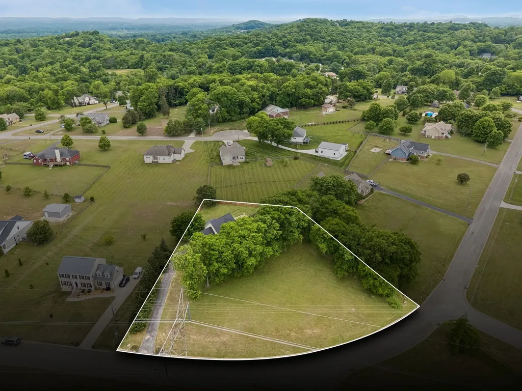 1399 Standing Stone Circle Columbia TN 38401