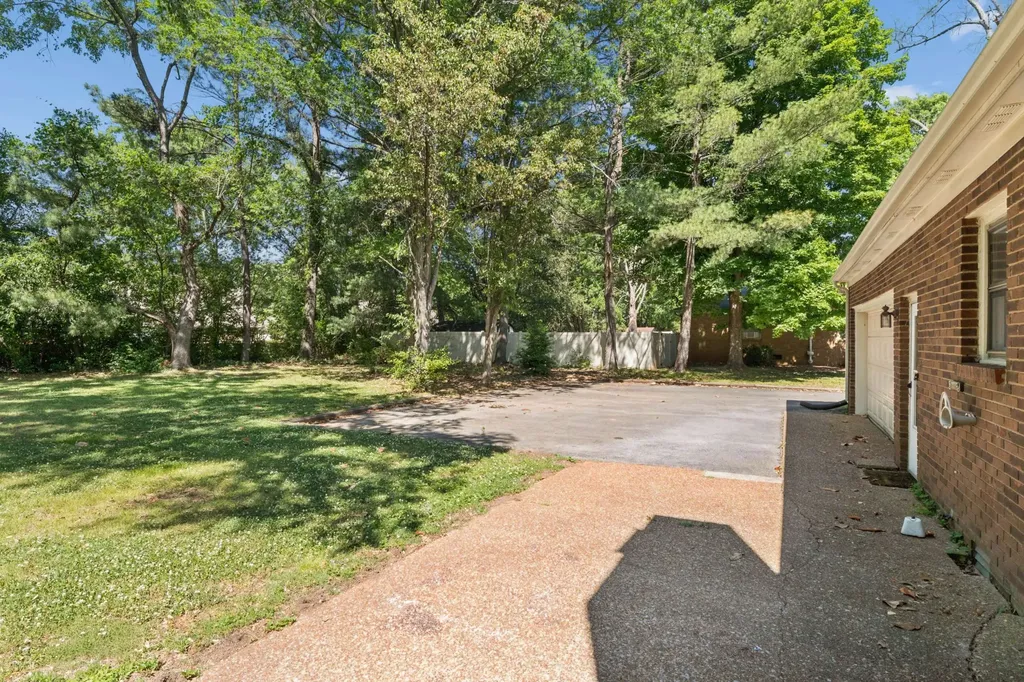 1814 Haynes Drive Murfreesboro TN 37129