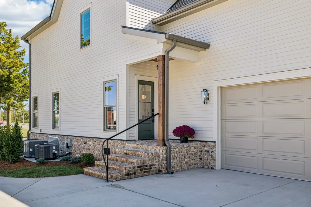 304 Bridge Avenue Murfreesboro TN 37129