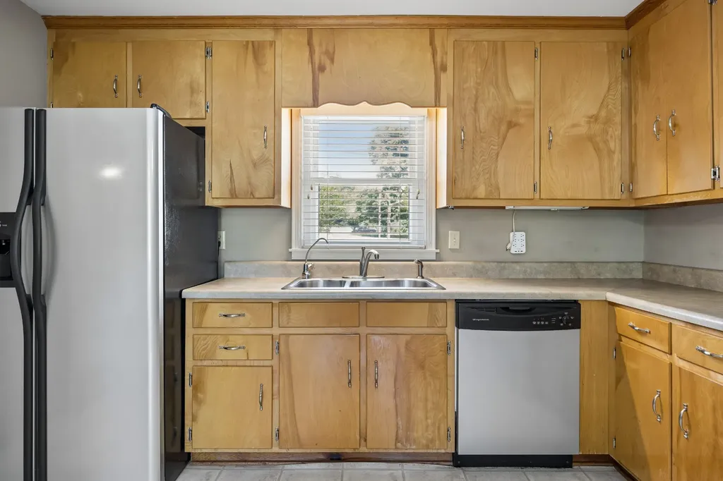 300 Woods Drive Columbia TN 38401