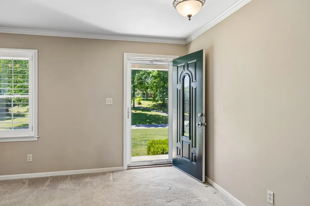 300 Woods Drive Columbia TN 38401