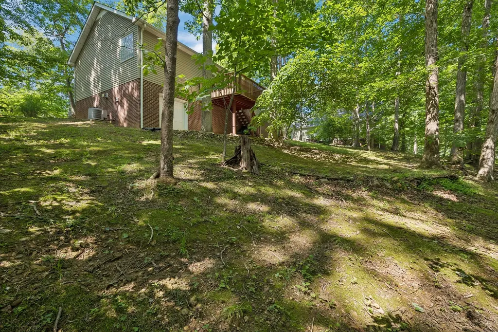 117 W Dell Road Dickson TN 37055