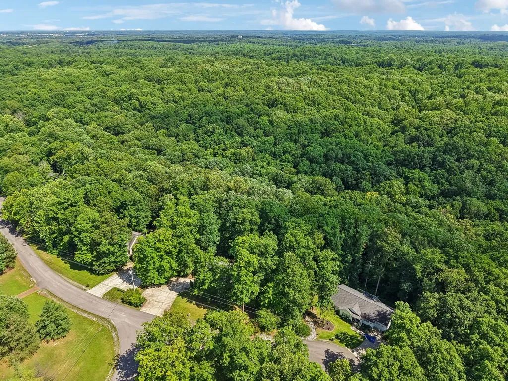 117 W Dell Road Dickson TN 37055