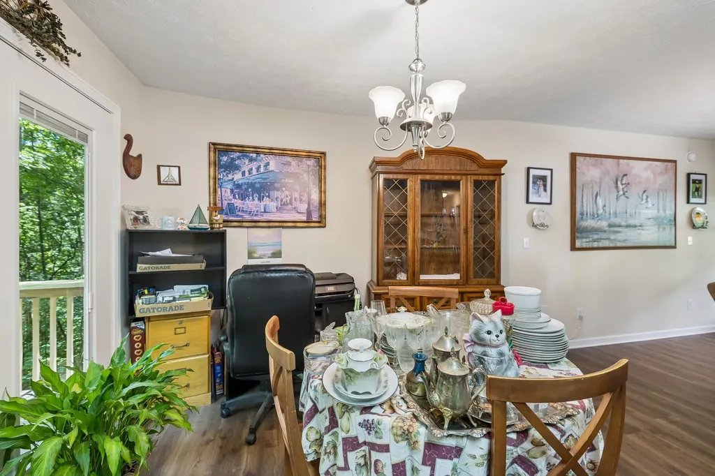 117 W Dell Road Dickson TN 37055