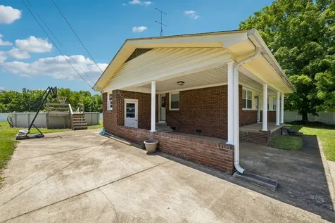 8181 Cedar Grove Road Big Sandy TN 38221