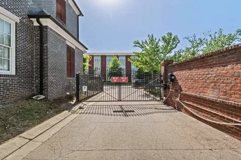 688 S Main Street Memphis TN 38103