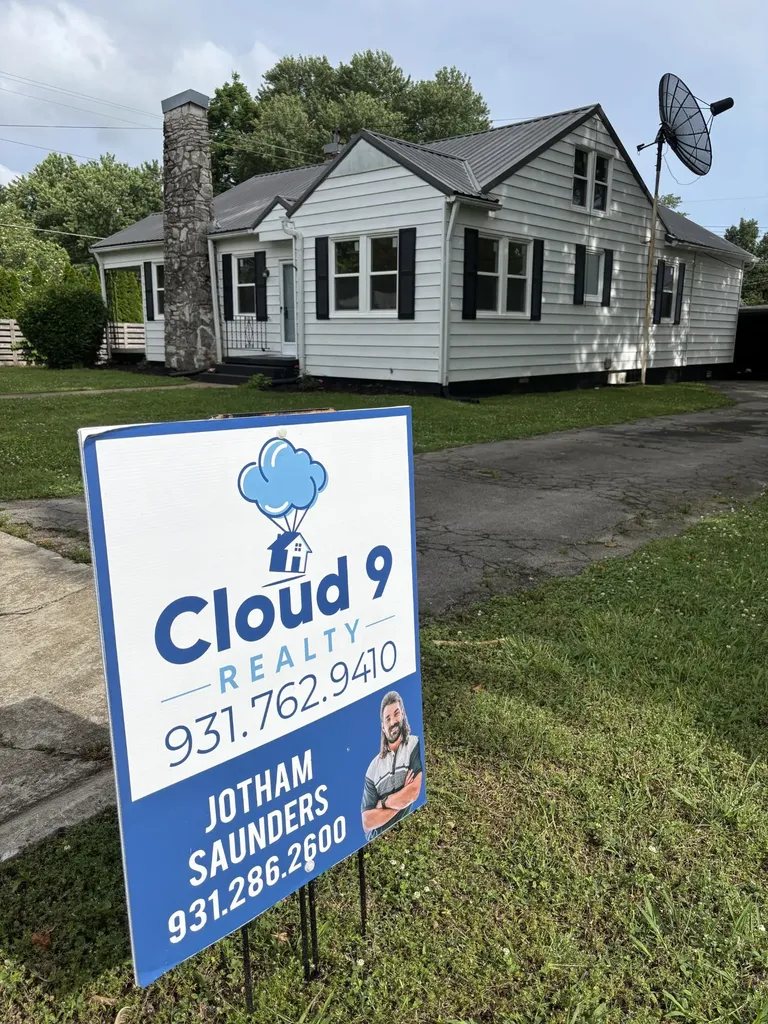 521 1st Street Lawrenceburg TN 38464