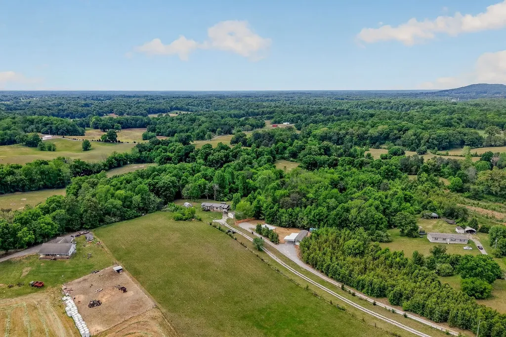 160 Apple Blossom Lane Rock Island TN 38581