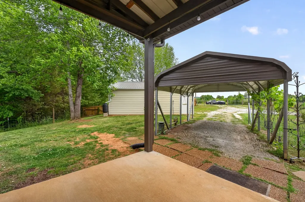 160 Apple Blossom Lane Rock Island TN 38581