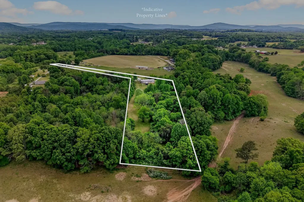 160 Apple Blossom Lane Rock Island TN 38581