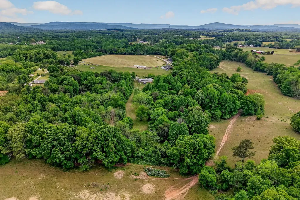 160 Apple Blossom Lane Rock Island TN 38581