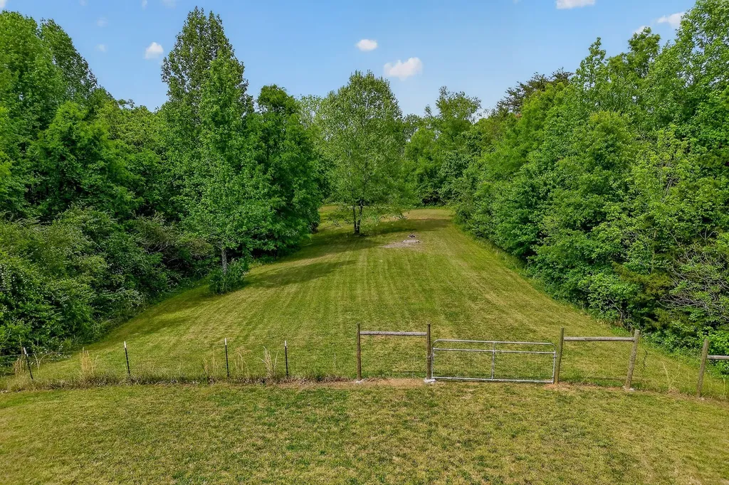 160 Apple Blossom Lane Rock Island TN 38581