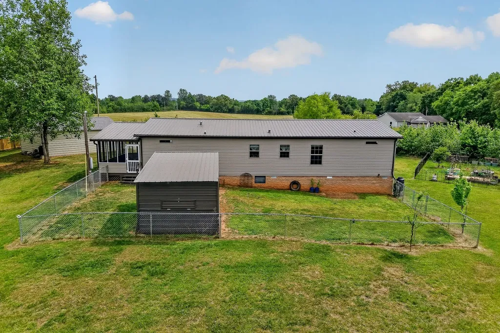 160 Apple Blossom Lane Rock Island TN 38581