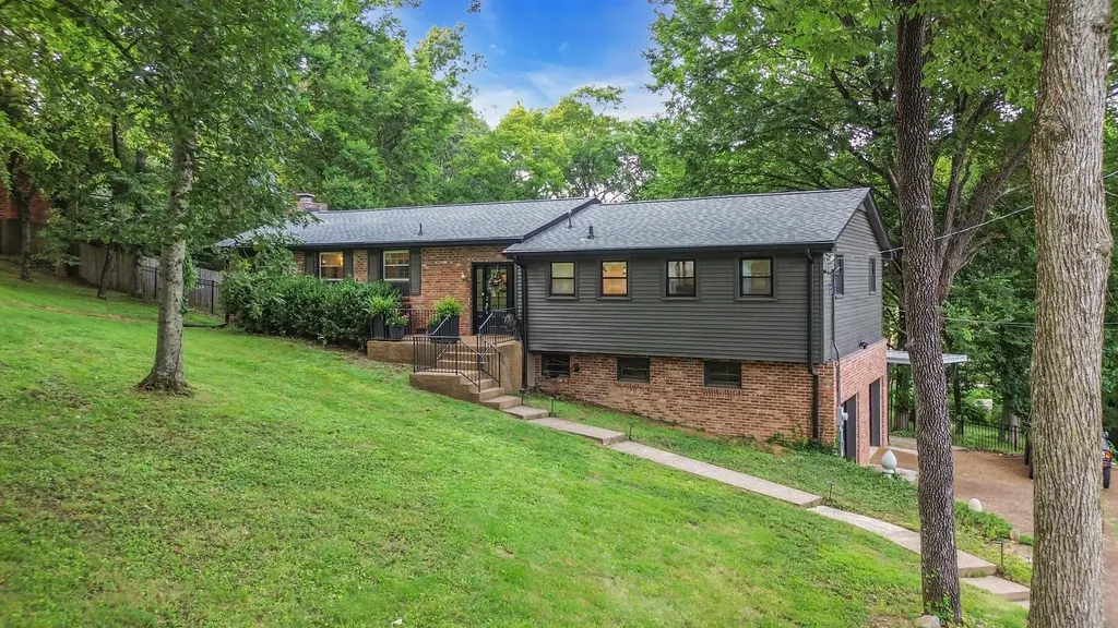 826 Evansdale Drive Nashville TN 37220