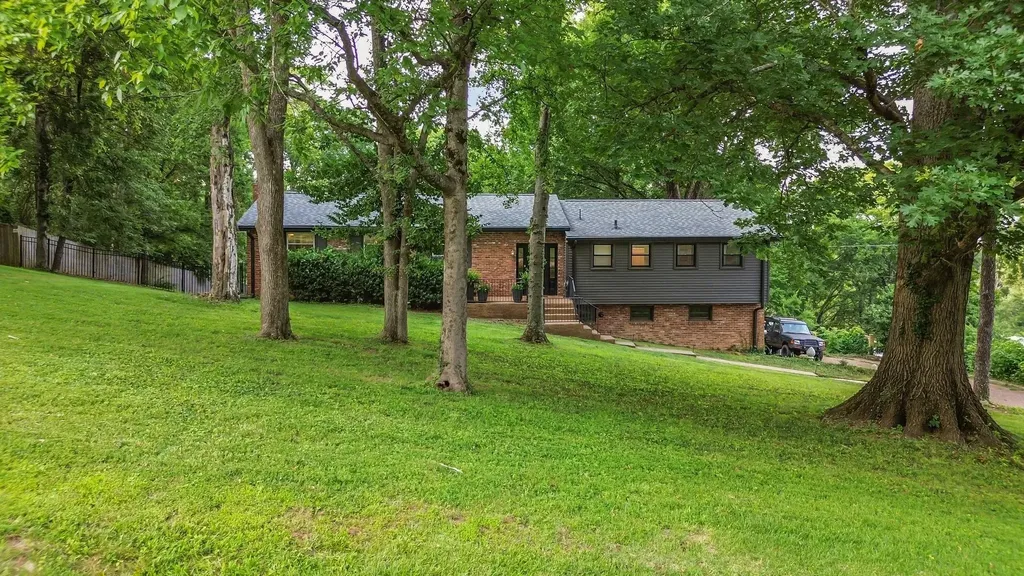 826 Evansdale Drive Nashville TN 37220