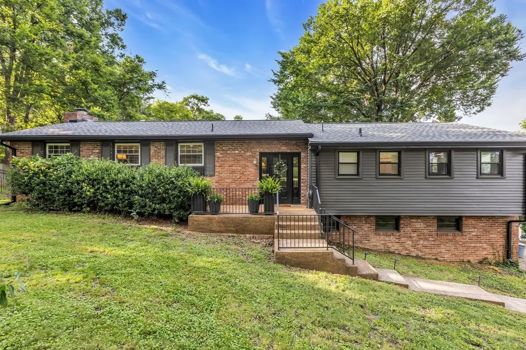 826 Evansdale Drive Nashville TN 37220