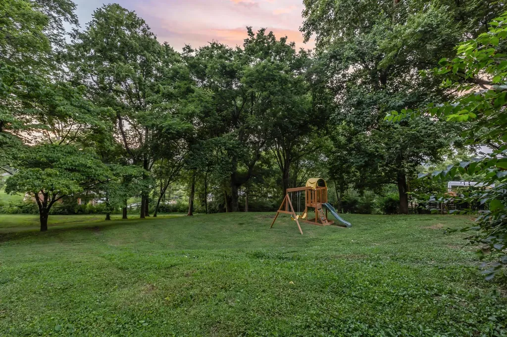 826 Evansdale Drive Nashville TN 37220
