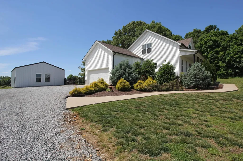 5142 Cross Plains Road White House TN 37188