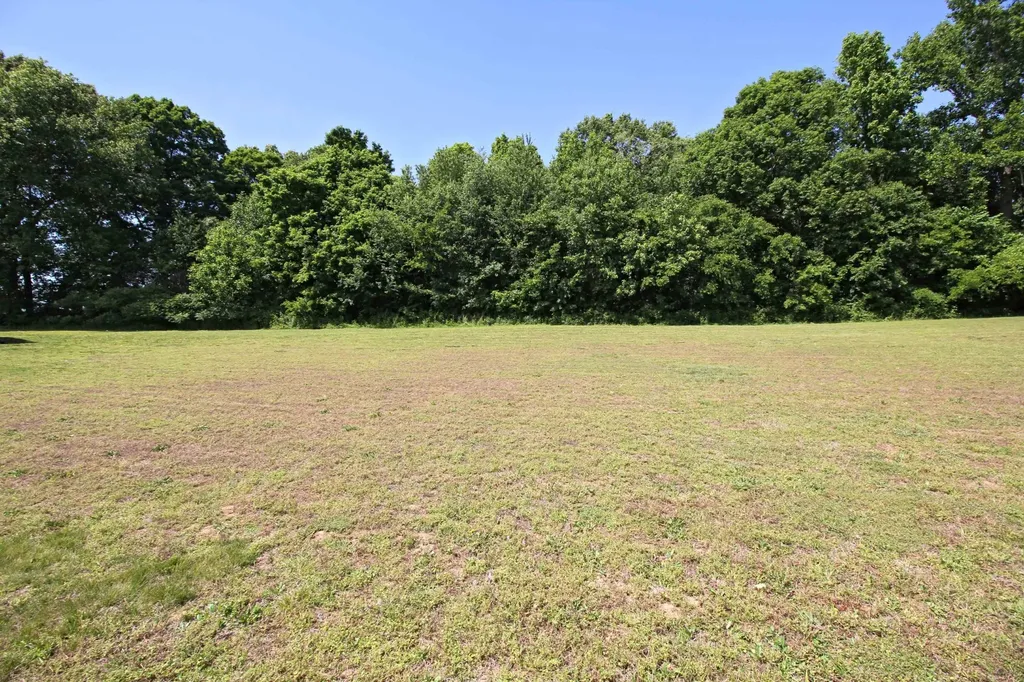 5142 Cross Plains Road White House TN 37188