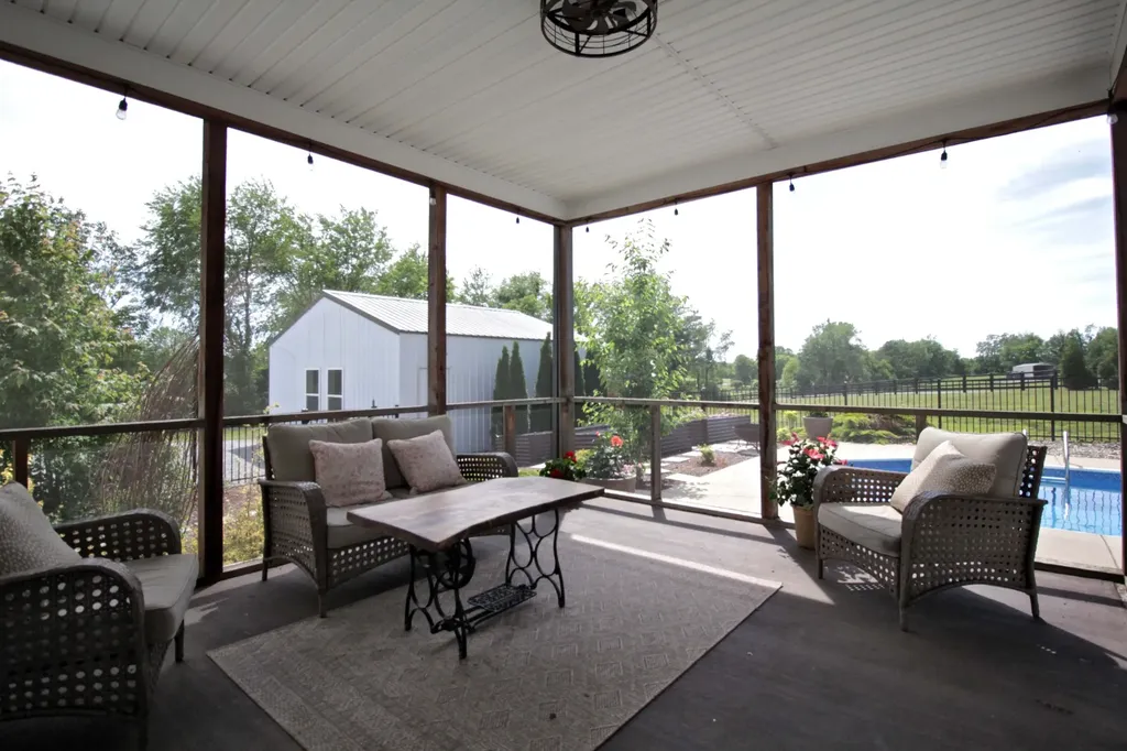 5142 Cross Plains Road White House TN 37188