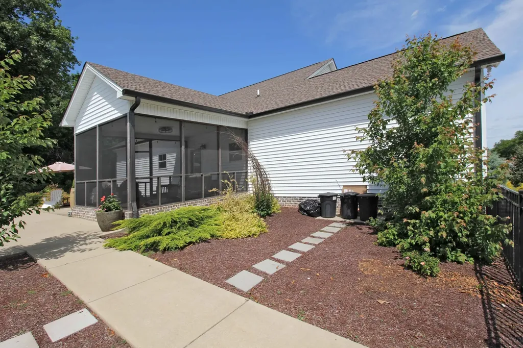 5142 Cross Plains Road White House TN 37188