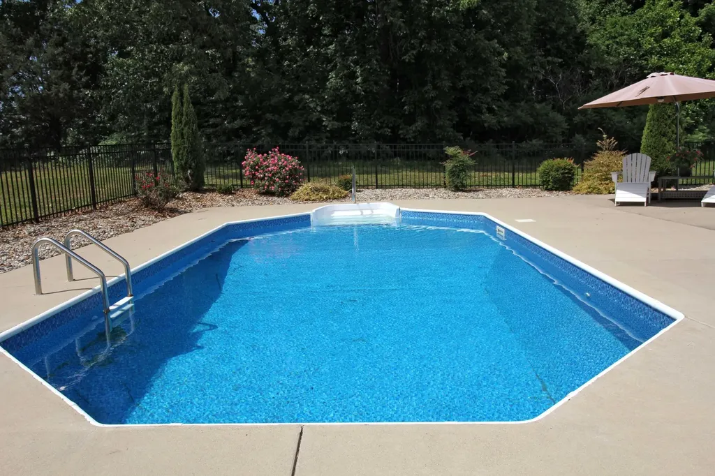 5142 Cross Plains Road White House TN 37188