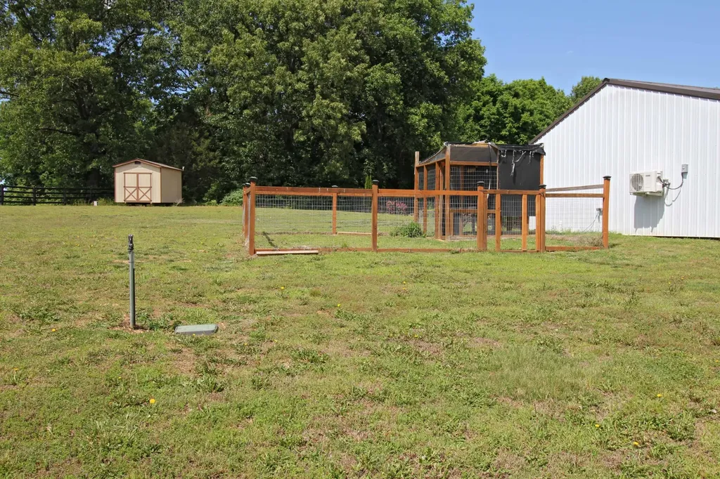 5142 Cross Plains Road White House TN 37188