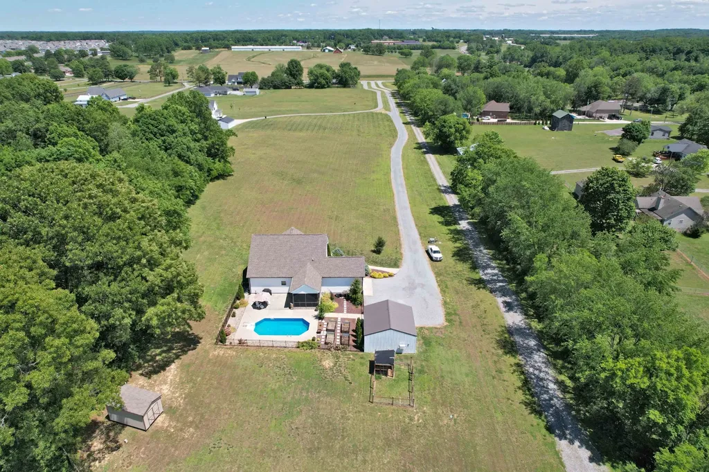 5142 Cross Plains Road White House TN 37188
