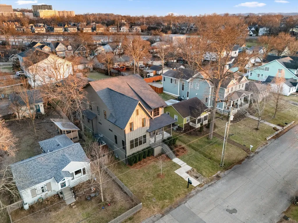 122 38th Ave, N Nashville TN 37209