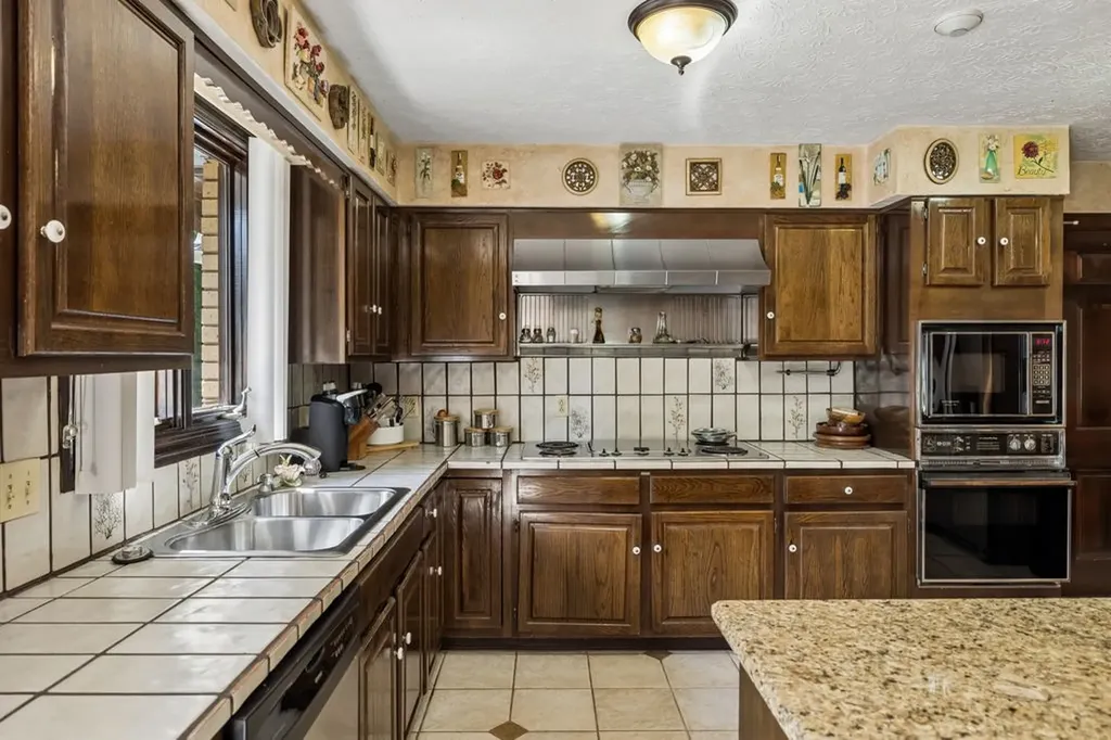 500 Lakeshore Drive Old Hickory TN 37138