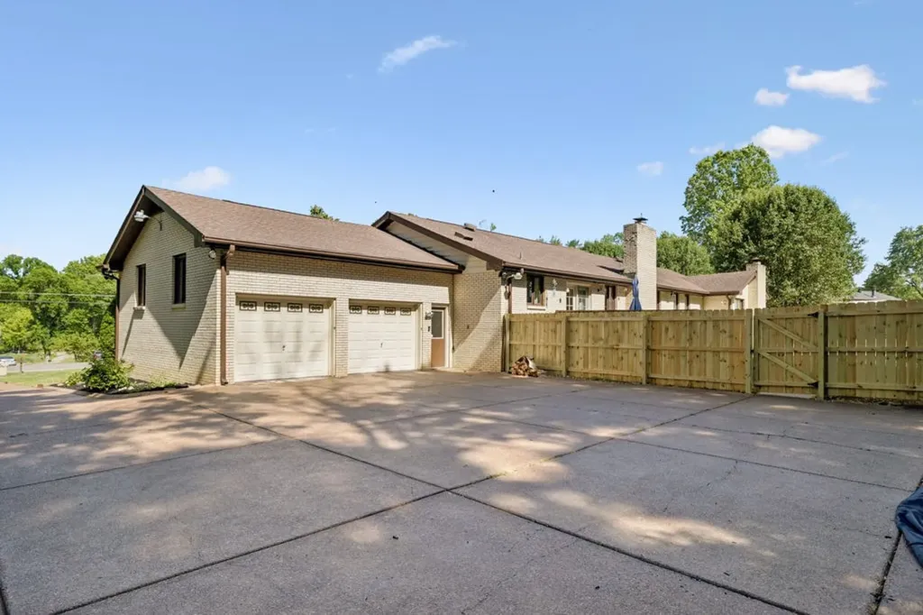 500 Lakeshore Drive Old Hickory TN 37138