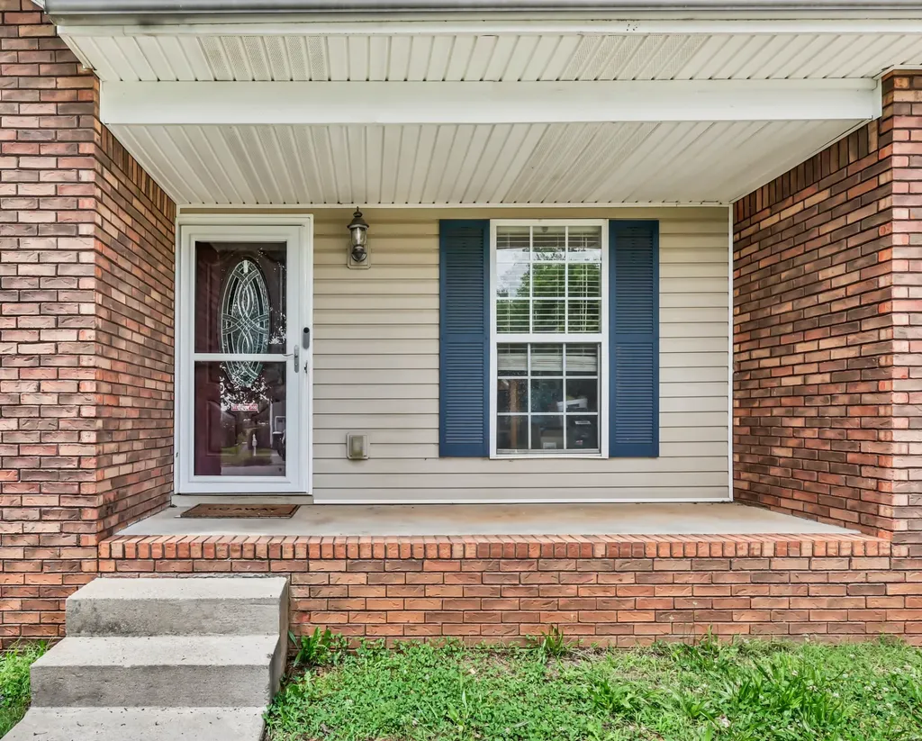 727 Ellie Nat Drive Clarksville TN 37040